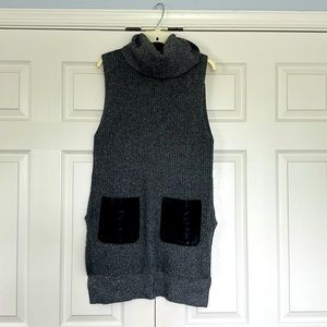 Banana Republic chunky turtleneck sleeveless sweater with faux leather pockets